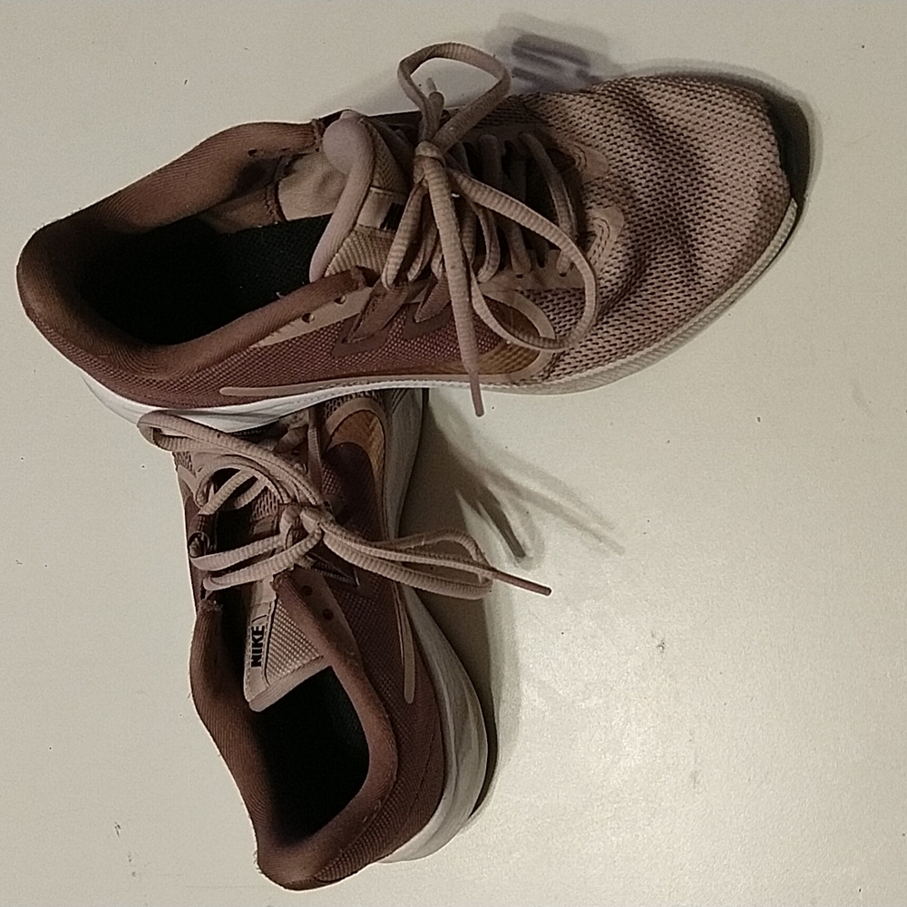 Nike Running Shoes - Picture 6 of 6